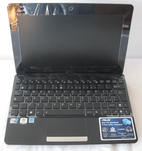 Visuale frontale Asus Eee Pc 1011CX-BLK004S